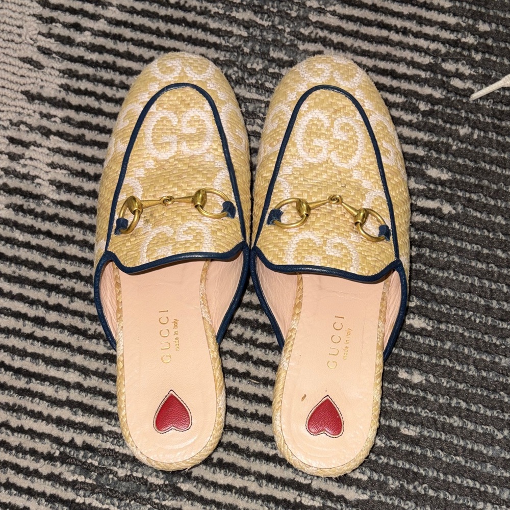 Gucci Beige Raffia Horsebit Mules with Navy Trim